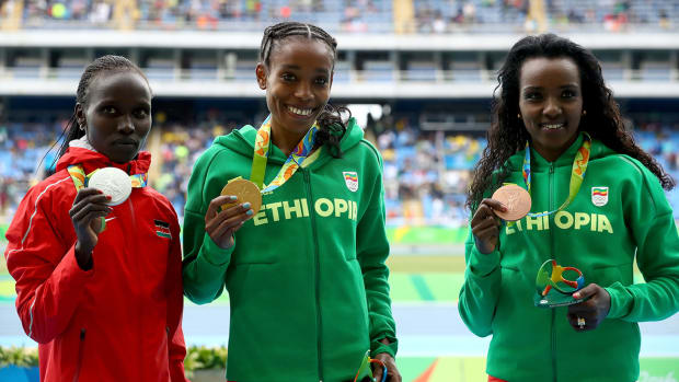 ayana-10000m-rio-2016-lead.jpg